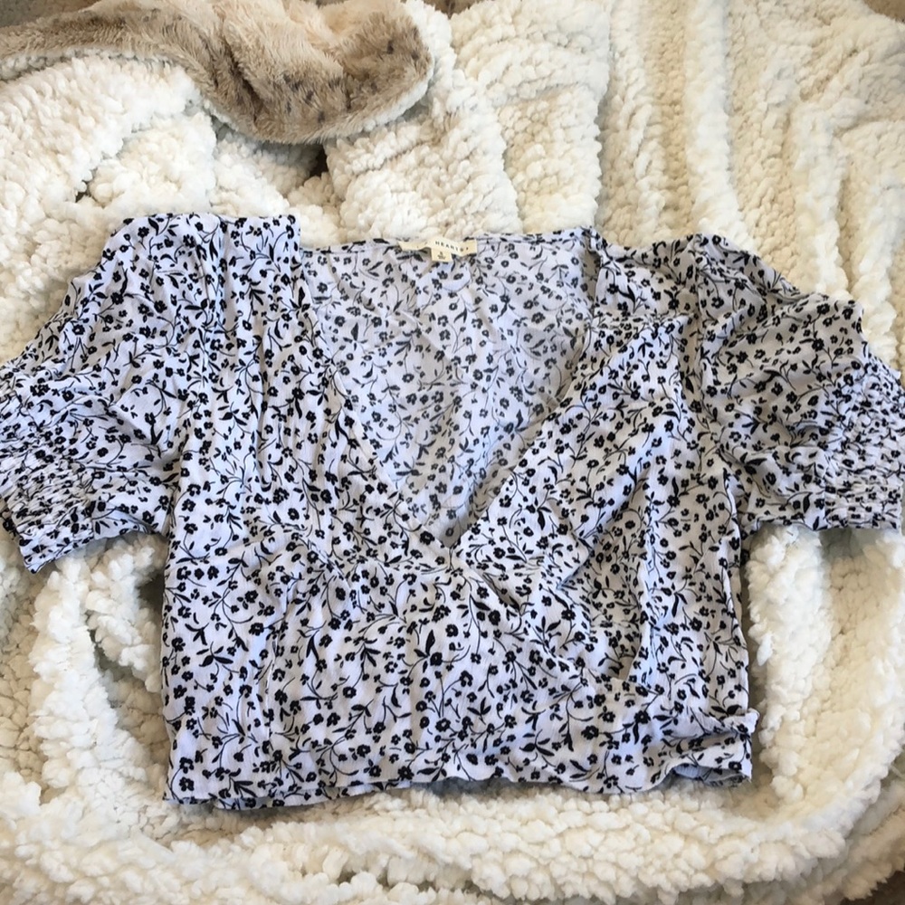Cute flower blouse!